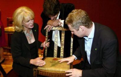 J.K. Rowling’s Harry Potter Writing Chair Will Be Auctioned Off J.K. Rowling’s Harry Potter Writing Chair Will Be Auctioned Off